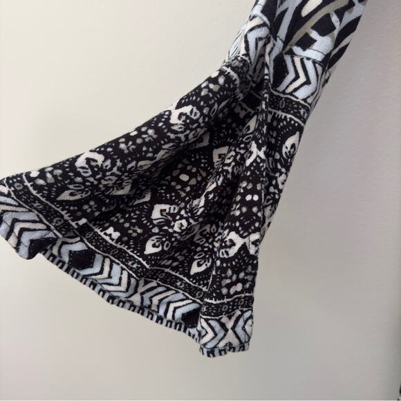 Free People Tegan Border Print Mini Dress Long Bell Sleeves Cutout V-Neck A-Line - Picture 8 of 13